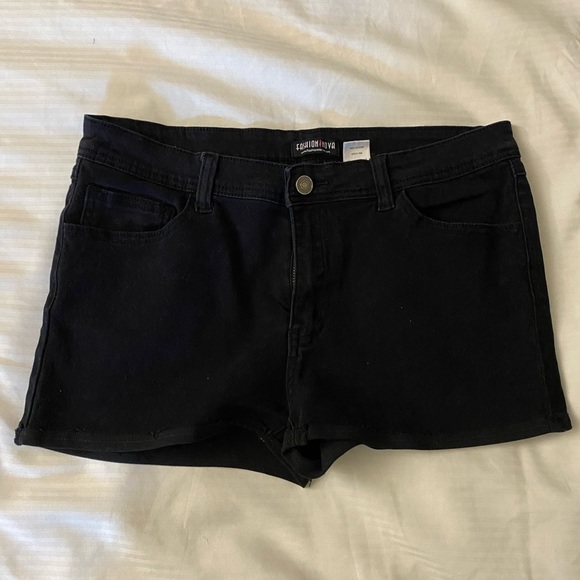 Fashion Nova Pants - FASHION NOVA Black Shorts